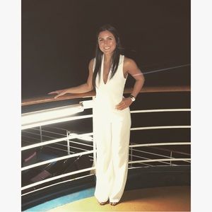 Meet your Posher, Leara